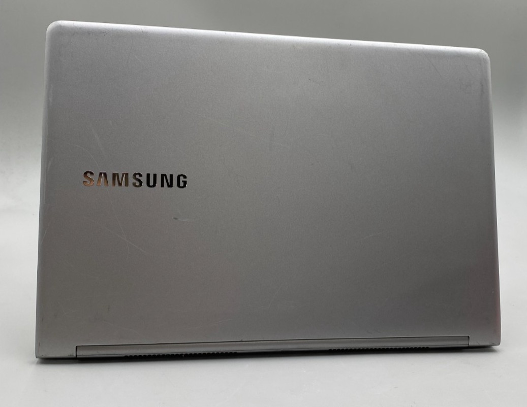 Samsung Notebook 9 13.3″ Pentium 4405U 2.1GHz 128GB SSD 4GB DDR3 Silver Laptop C