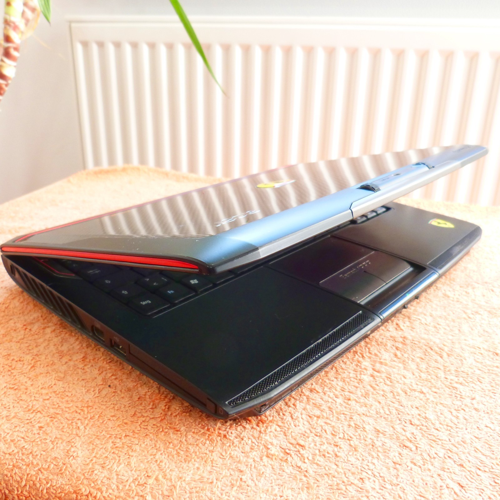 Acer Ferrari 1000 RARE HTF l NetBook 12 inch l NO Hard Drive No Windows