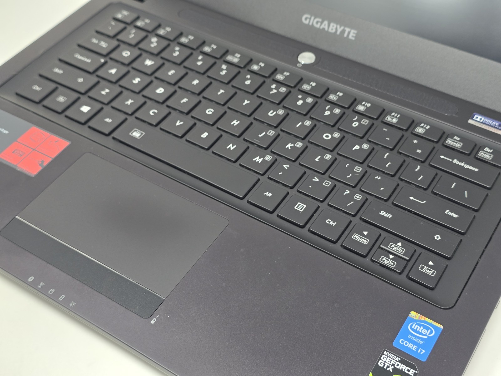 Gigabyte P34W V4 Gaming Laptop PC i7 GTX 970M 8GB RAM 128GB SSD 500GB HDD CIB