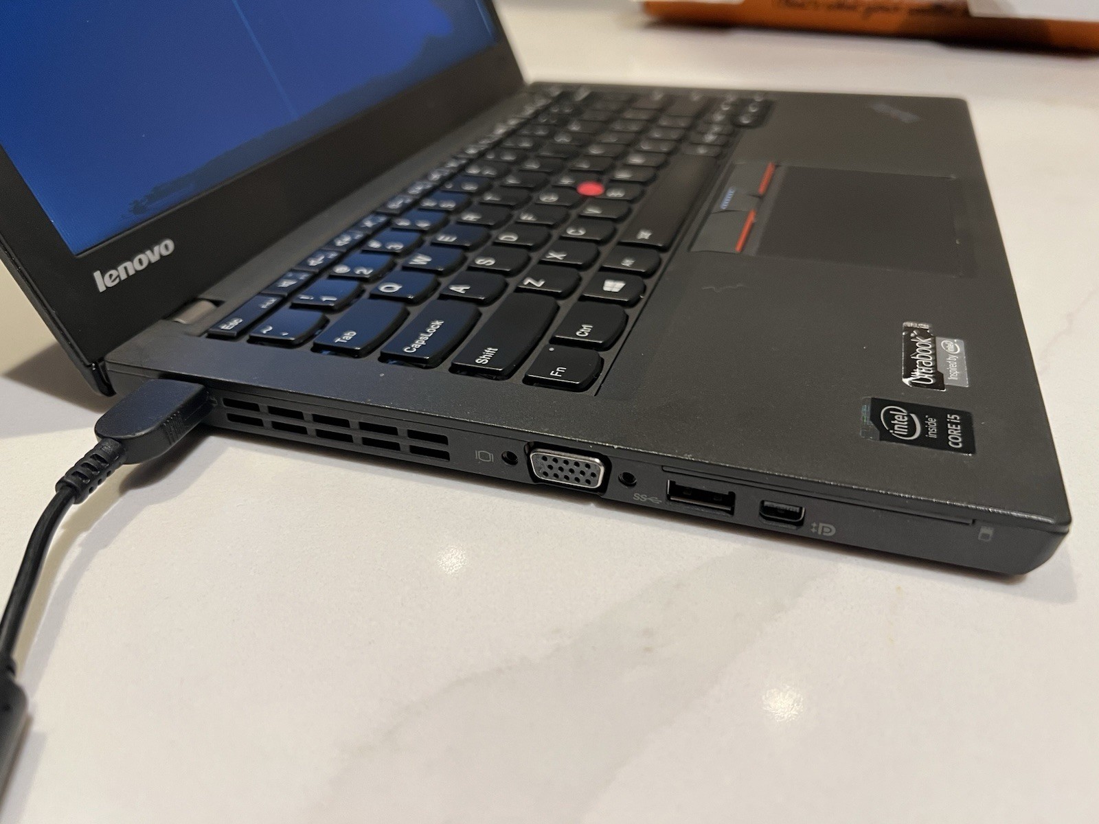 Lenovo Thinkpad X250 12.5″ 8 Gig Ram Intel i5-5200U – PARTS Read