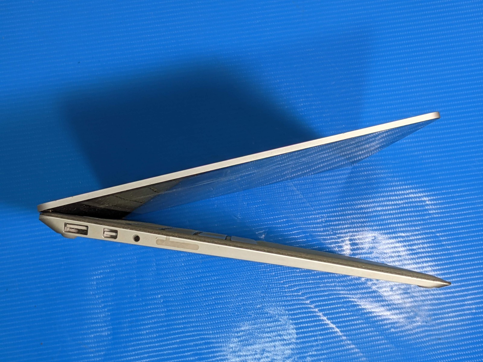 MS Surface Laptop 1769 13.5″QHD+ TOUCH BAD LCD i7-7200U 2.5GHz 4GB 128GB BAD SSD