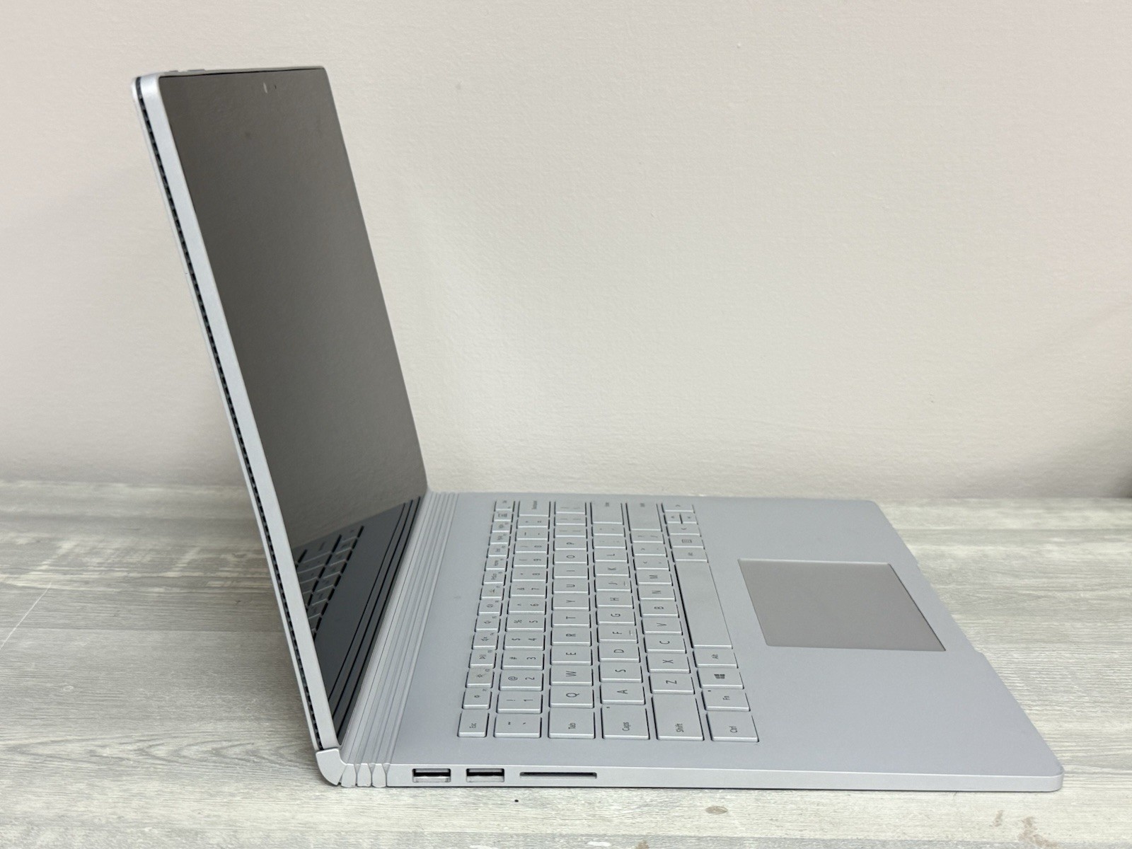 Surface Book 2 13.5″ 2017 Core i5 i7 256GB 512GB SSD – 8GB 16GB Ram – Silver