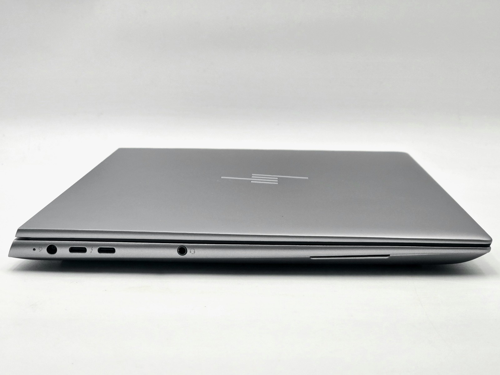 ZBook Studio G11 16″ UHD 4K+ ULTRA 7 165H 512GB 32GB W11P RTX 1000 Ada 120Hz WTY