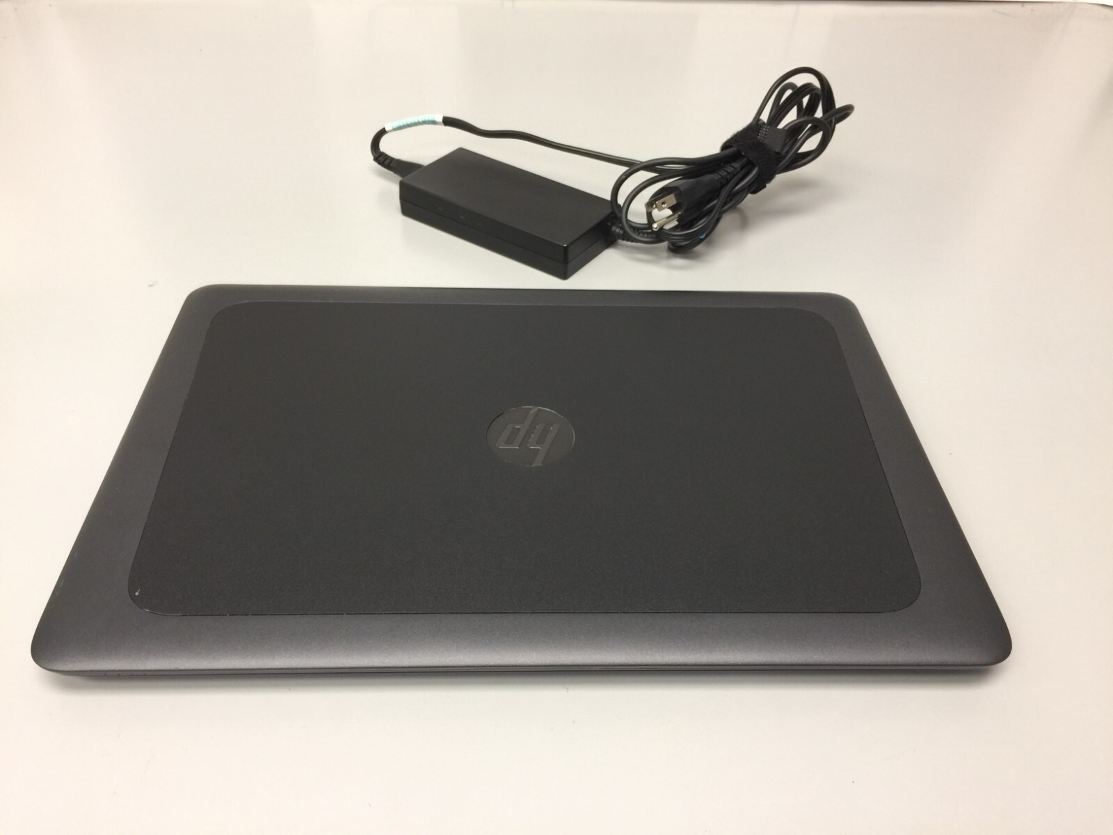 HP ZBook 15u G3 – 15.6″ Core i7 6th gen 2.60GHz 8GB RAM 256 GB SSD WIN 11 PRO