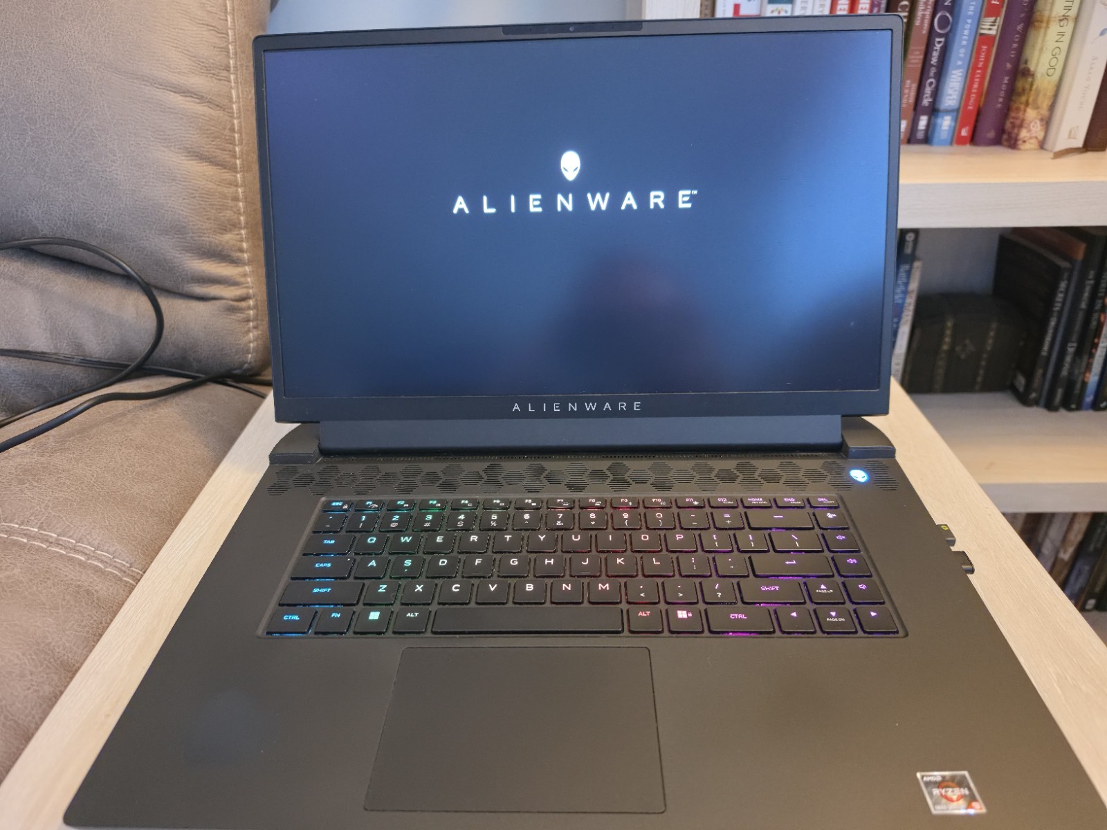 Alienware m17 R5 AMD 17in Ryzen 9 6900HX 16GB 1TB SSD RTX 3070Ti W11 w charger