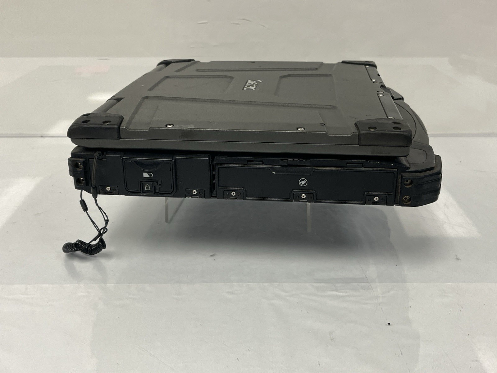 Getac B300 G5 Rugged Touch 13.3″ i5-4300M 2.60GHz 4GB Ram 128GB SSD 14869 Hours