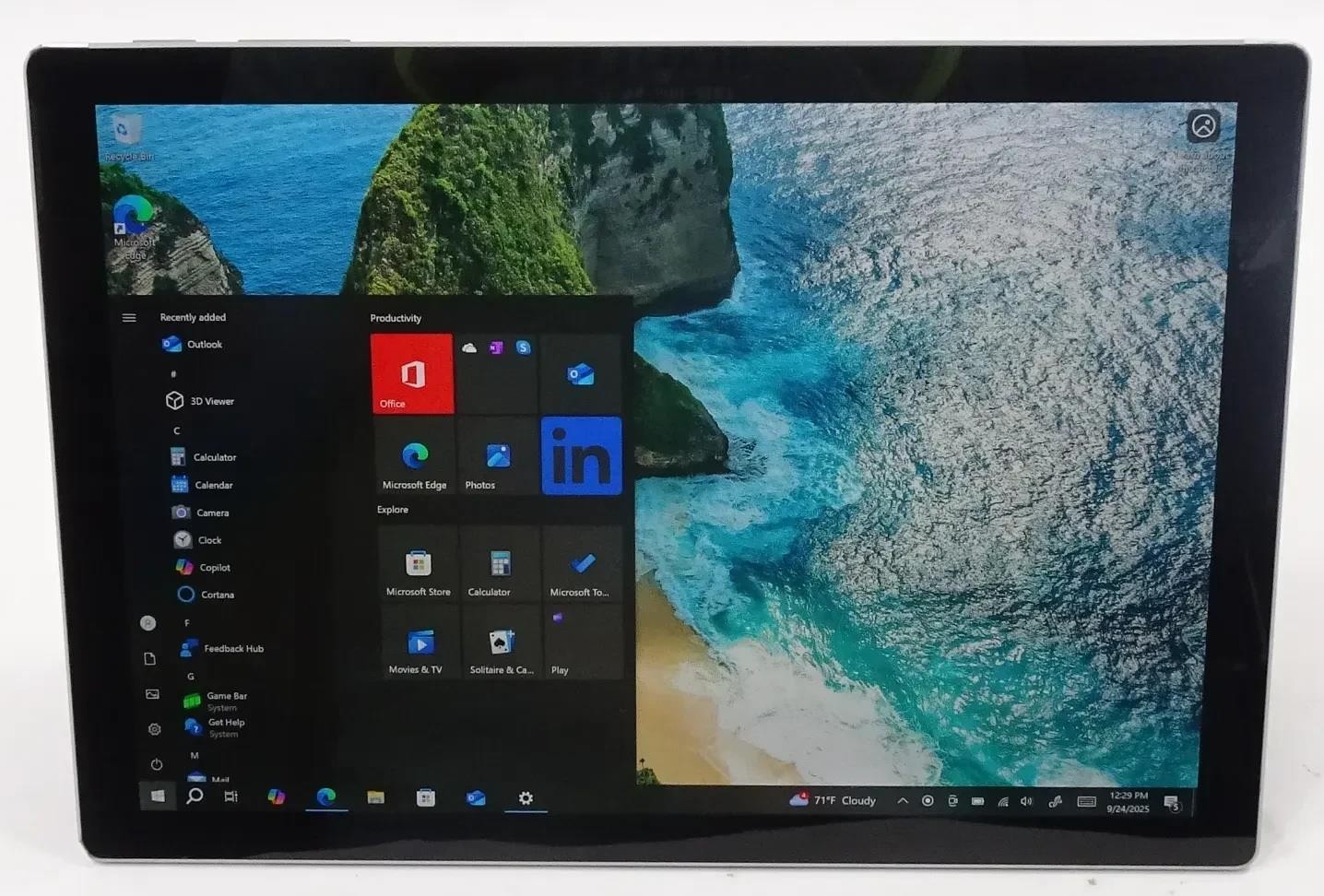 Microsoft Surface Pro 5 1796 Core m3-7Y30 1.00GHz 4GB 128GB Win 10 Pro