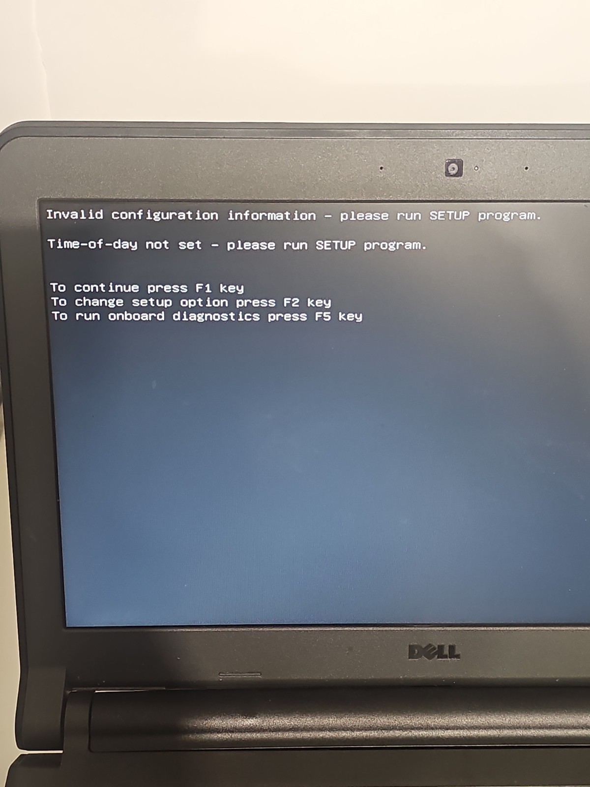 Dell LATITUDE 3340 WITH 4GB RAM AND 500GB HARD DRIVE. PLEASE READ