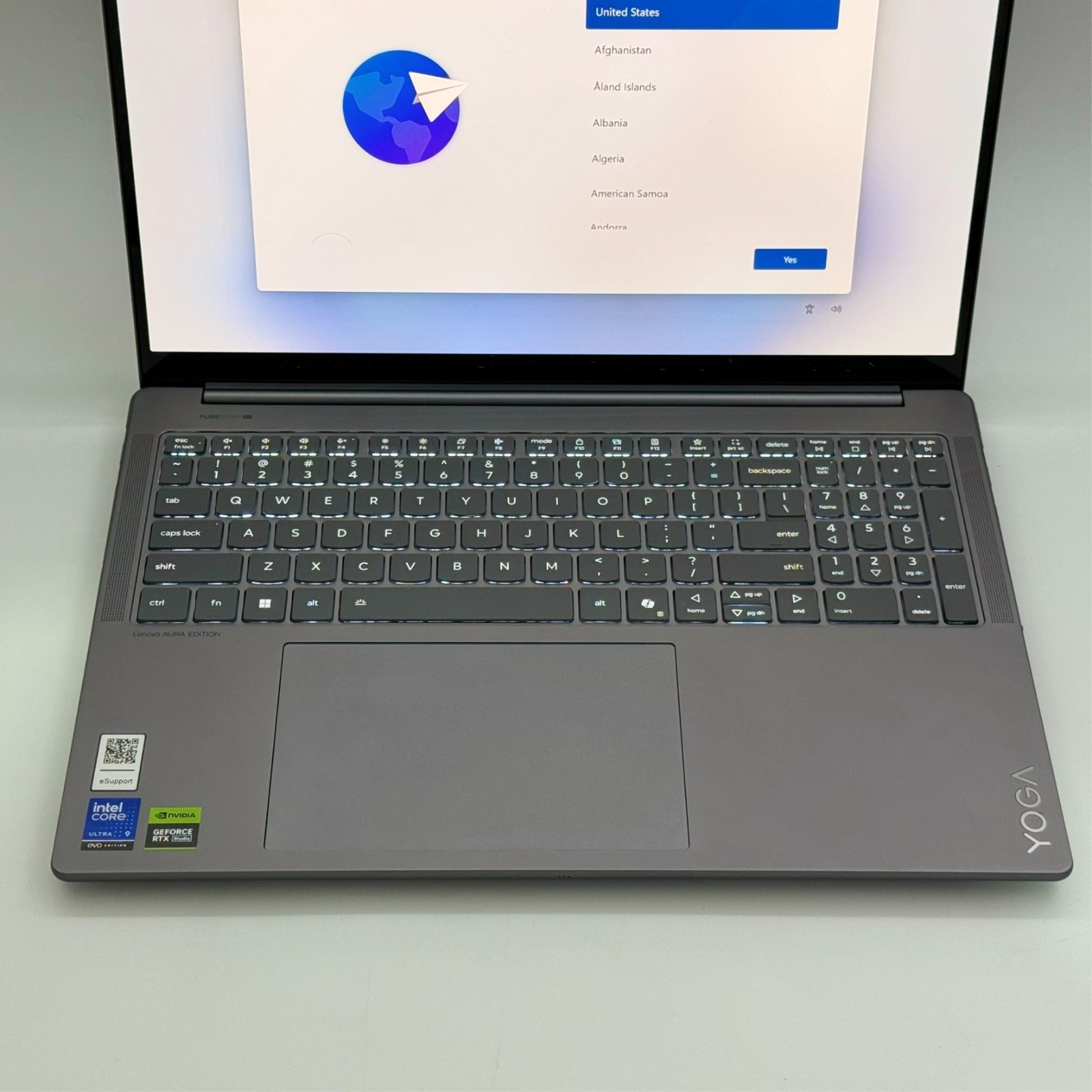 Lenovo Yoga Pro 9i 16″ 2.8K OLED Touch Ultra 9 285H RTX 5050 32GB 1TB Luna Grey