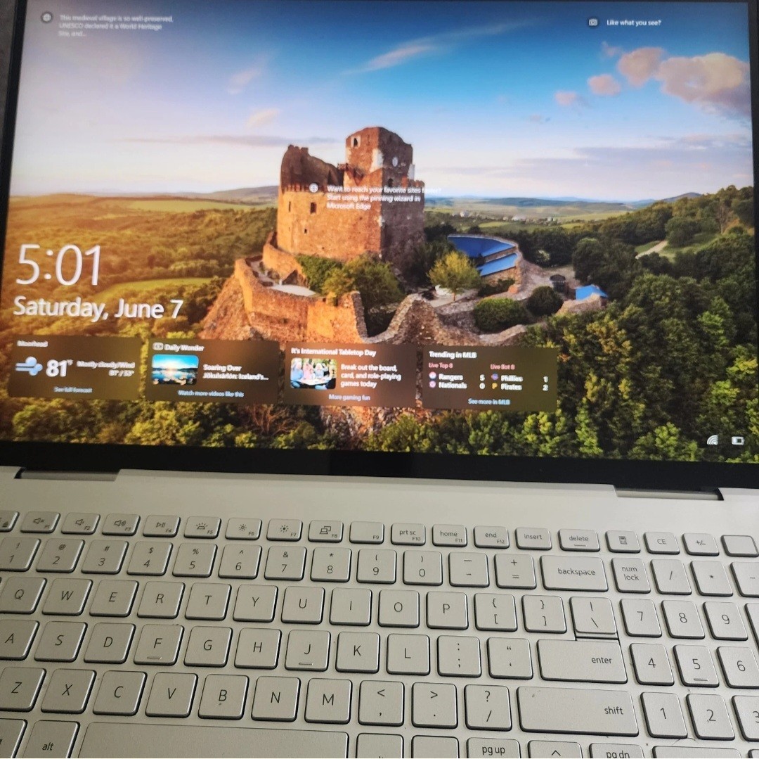 Dell Inspiron 7706 2n1 intel i5-1135G7 11th gen Touch Laptop