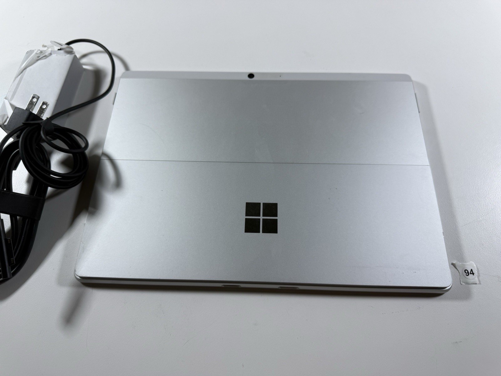 Microsoft Surface Pro 8 (1982) i5-1145G7 – 16GB RAM – 256GB 120Hz – Win 11 Pro