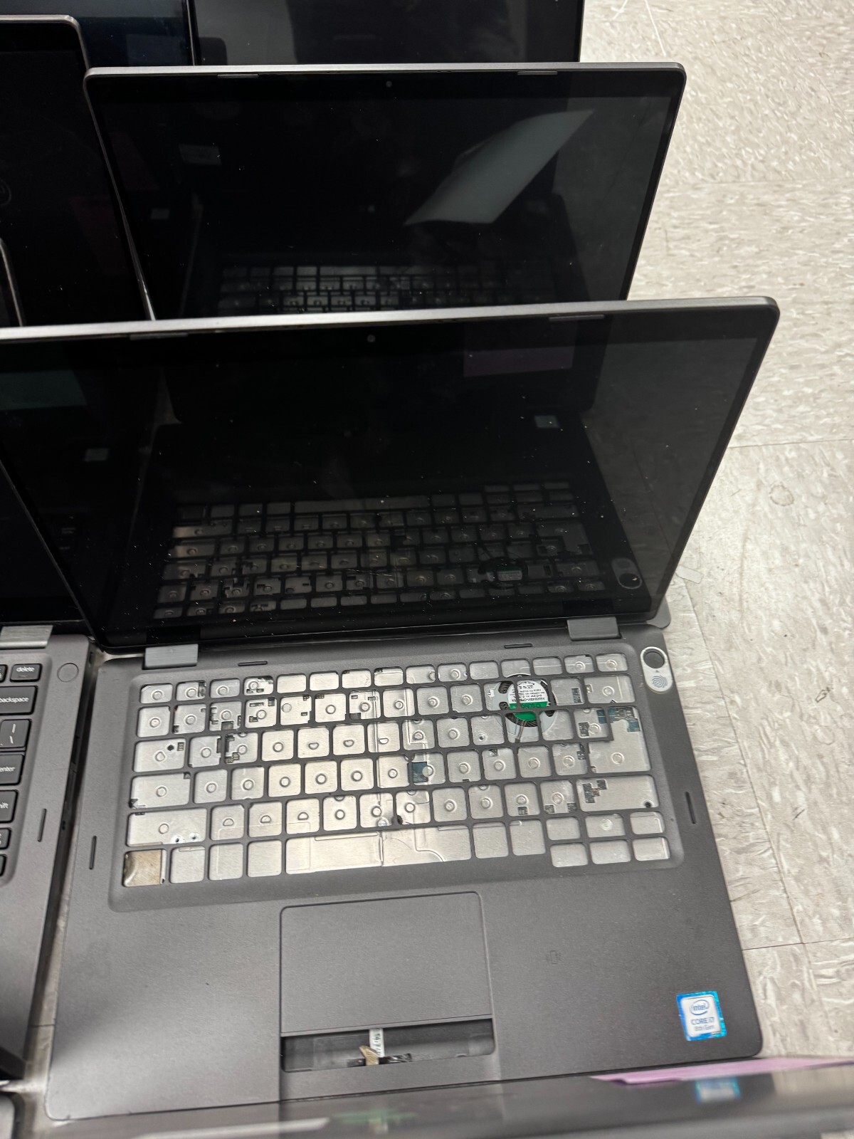 Lot of 12 X 5300 2-in-1 Core i7 8th Gen (Good motherboard and Damaged Screens)
