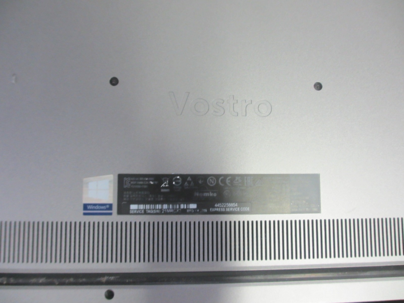 Dell Vostro 5568 Intel i7-7500U 2.7GHz 8GB 250 GB HDD NO OS, NO BATTERY