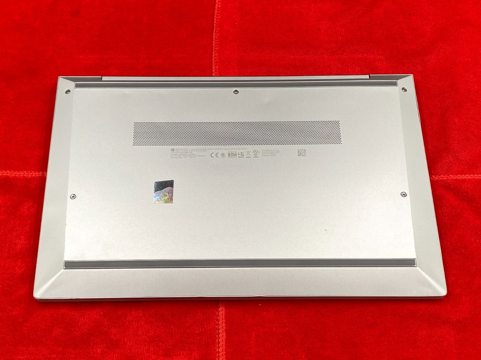 HP ELITEBOOK 840 G8 14″ i7-1185G7 16GB RAM 256GB NVMe WINDOWS 11 PRO GRADE B-