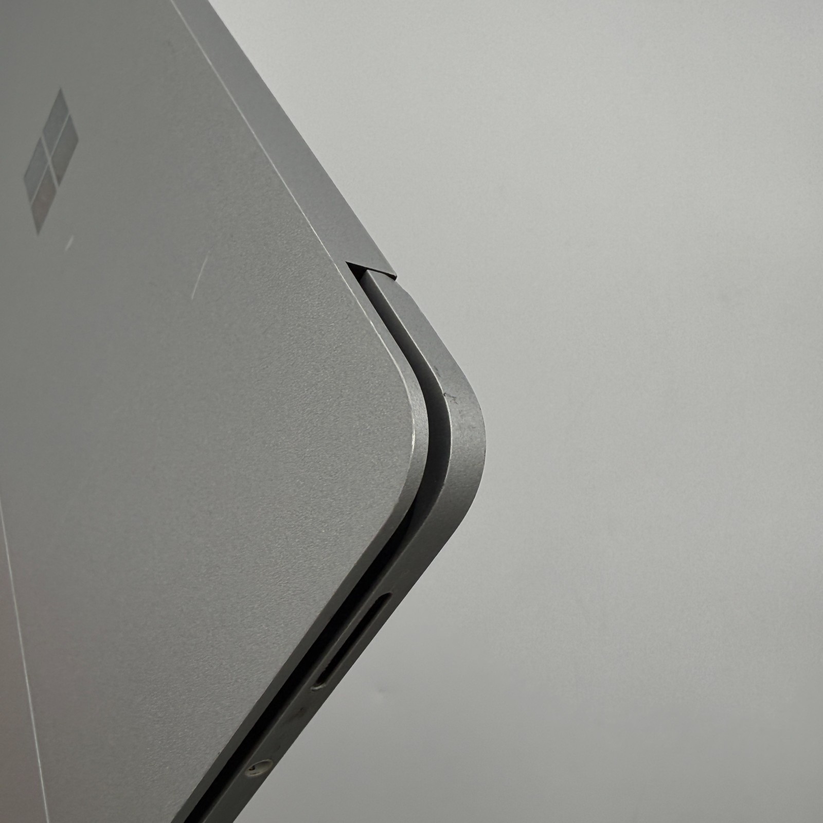 Microsoft Surface Laptop Studio 1964 14.4″ i7-11370H RTX A2000 32GB RAM 512GB