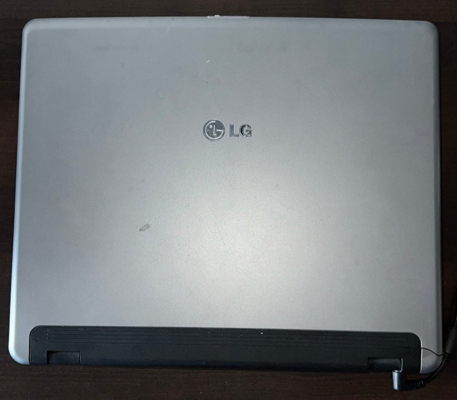 VINTAGE LG K1 Express Laptop (Intel Pentium M 740 1.73 GHz, 2GB DDR2, 55GB HDD)