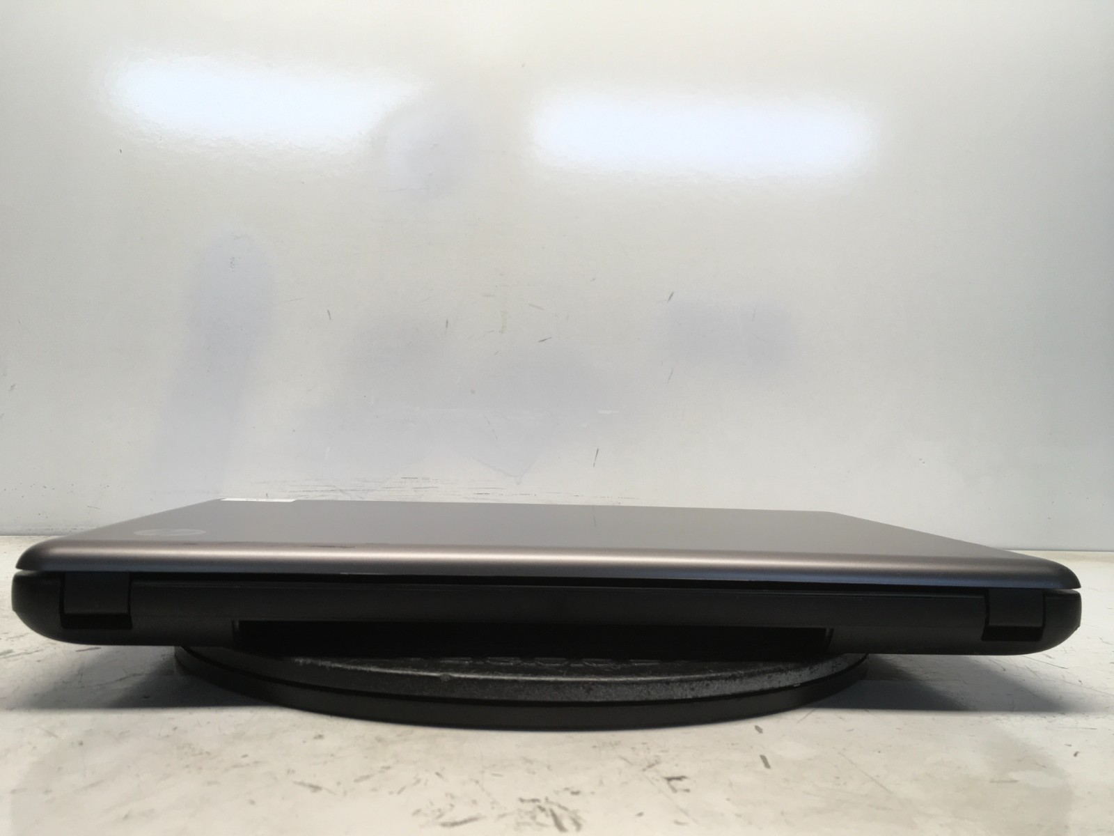 HP 2000-363NR Intel i3-M370 2.4GHz 4 GB NO HDD