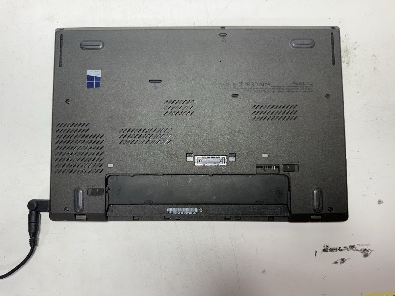 Lenovo ThinkPad T440 14″ Laptop Intel i5-4300U 8GB RAM 1TB HDD (NO OS)