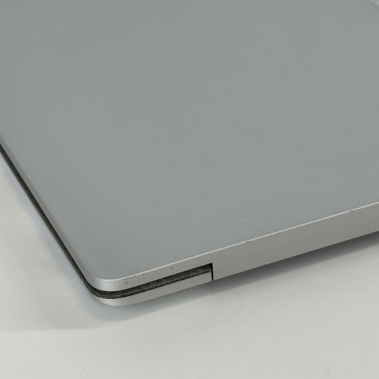 Microsoft Surface Laptop 2 13 2K TOUCH i5-8350U 1.7GHz 8GB 256GB Missing Keycaps