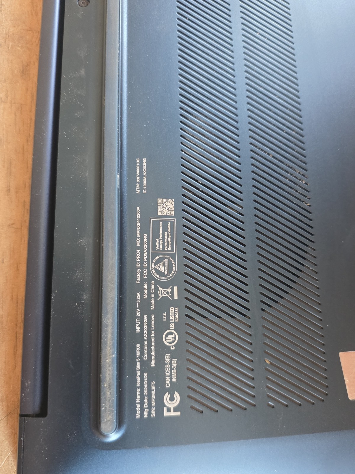Lenovo IdeaPad Slim 5 16IRU9 16″ Touch 1TB Intel Core 7 150u 16 gb GOOD B