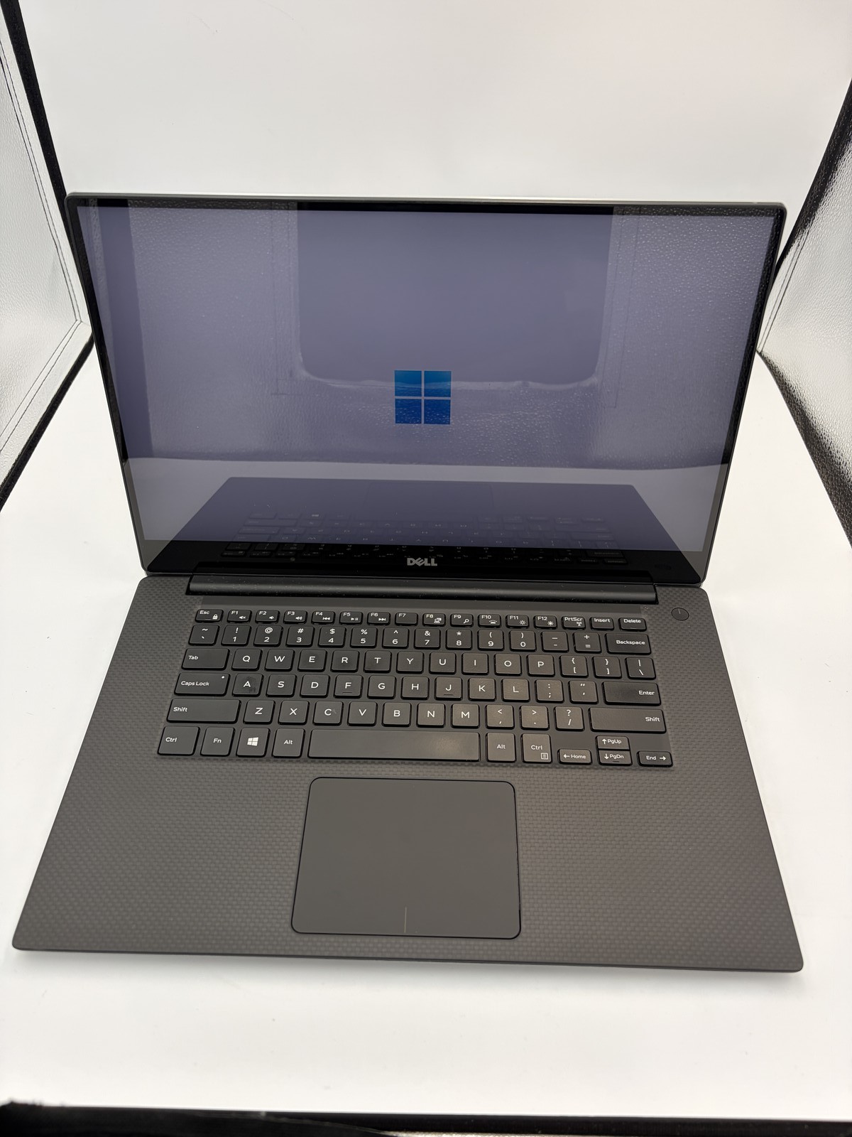 Dell Precision 5510 (2015) Intel(R) Core(TM) i7-6820Q CPU @ 2.70GHz 24GB RAM 512