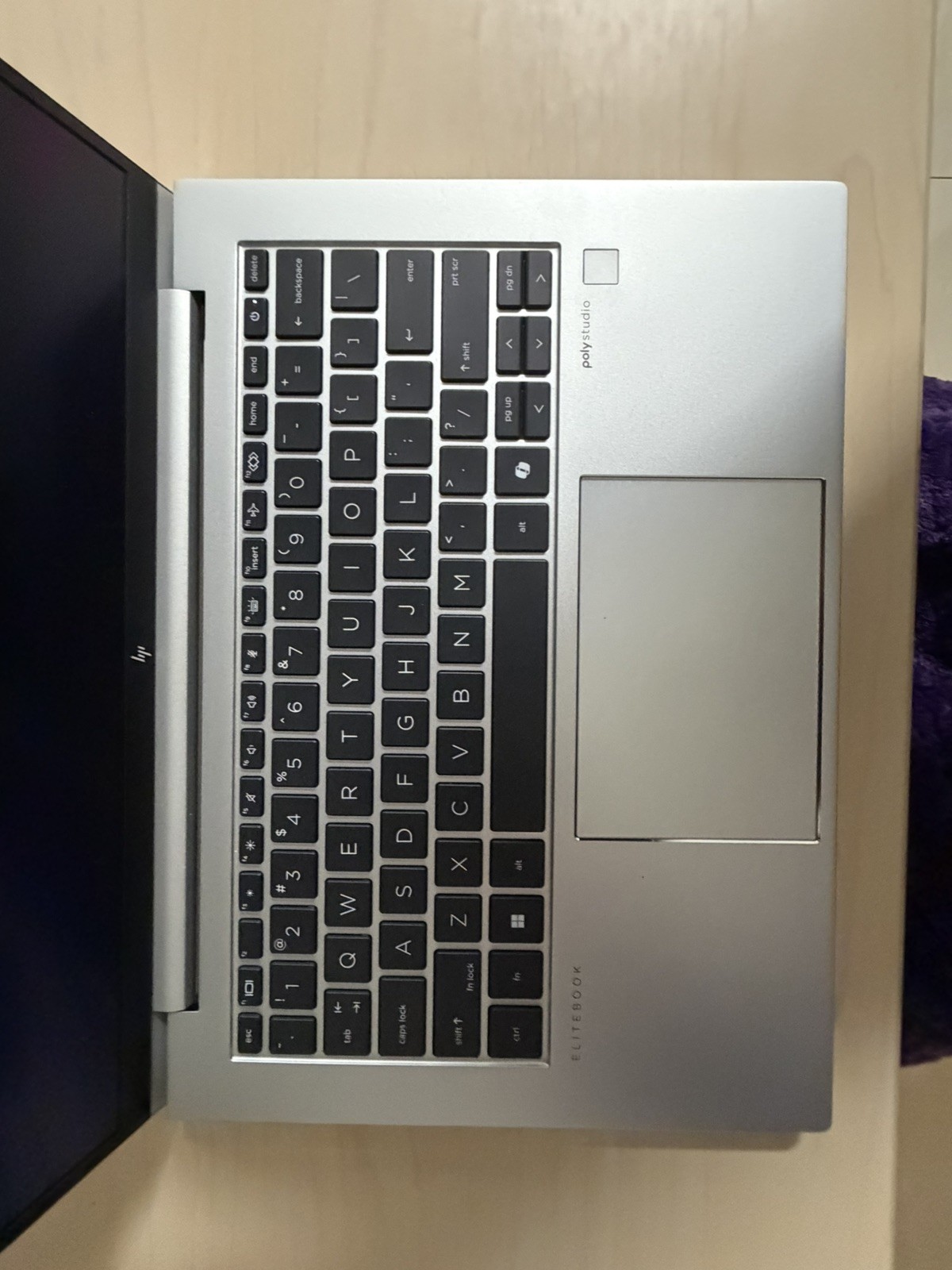 HP EliteBook 845 G11 14″ (Ryzen 7 PRO-8840U – 64GB RAM – 1TB SSD + charger