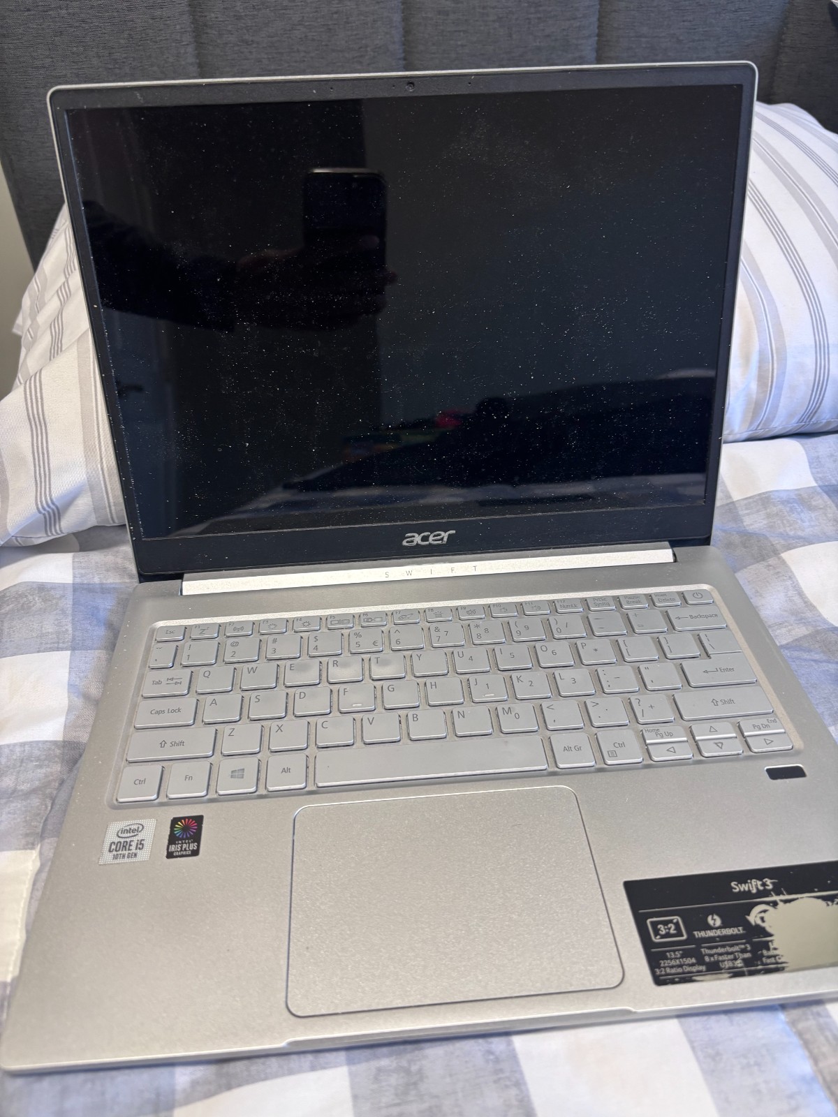 Acer Swift 3 14″ (256GB SSD, Intel Core i5 10th Gen., 3.60 GHz, 8GB) Laptop -…