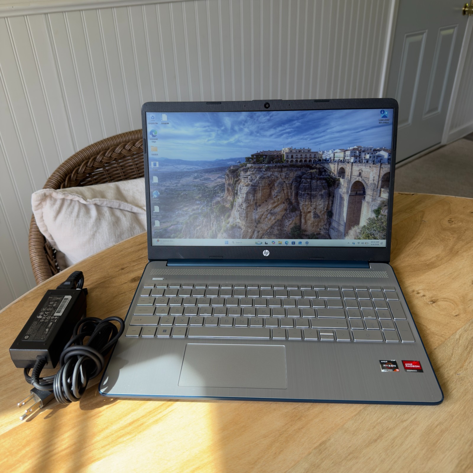 HP Laptop 15-ef2126wm – Ryzen 5 5500U 2.1GHz 8GB RAM 256GB SSD w Charger