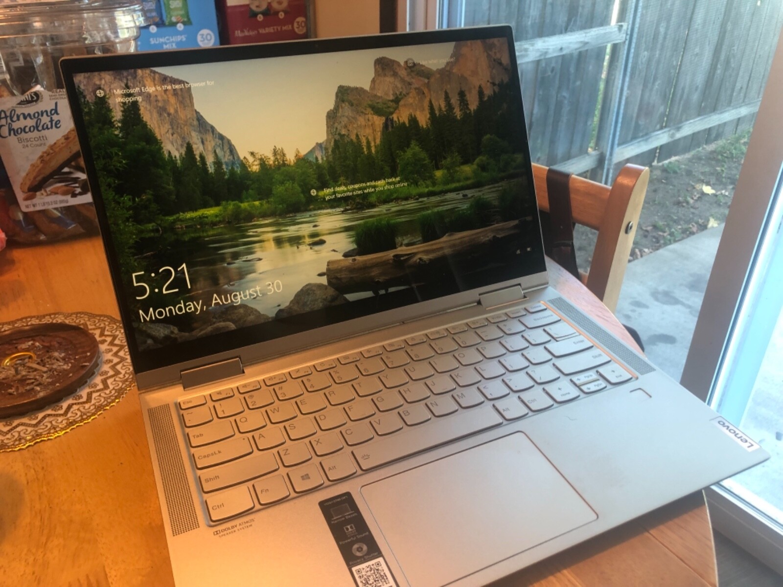Lenovo Yoga C7400 14″ 256 GB SSD Intel Core i5 1.6 GHz 8 GB RAM Touch-Screen…