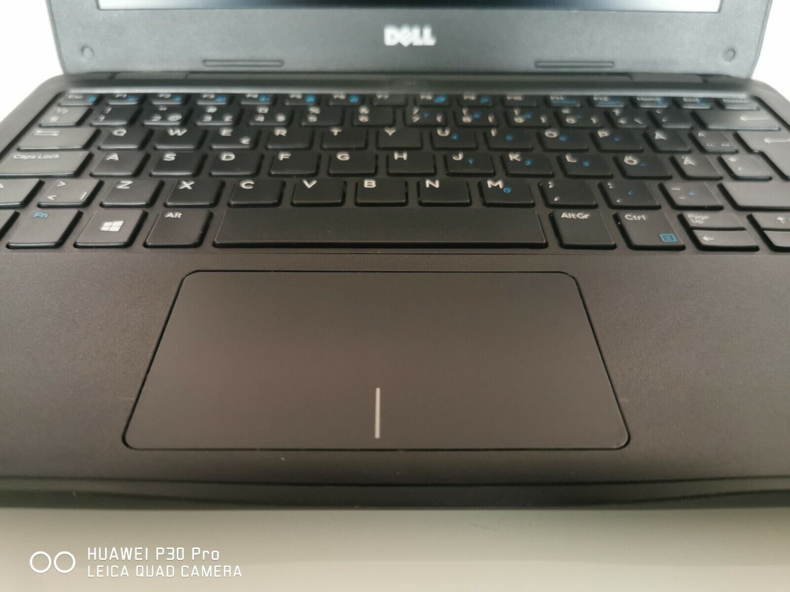 Dell Latitude 3180 Pentium N4200 2.5GHz 4GB RAM 120GB SSD HDMI WebCam Win 10