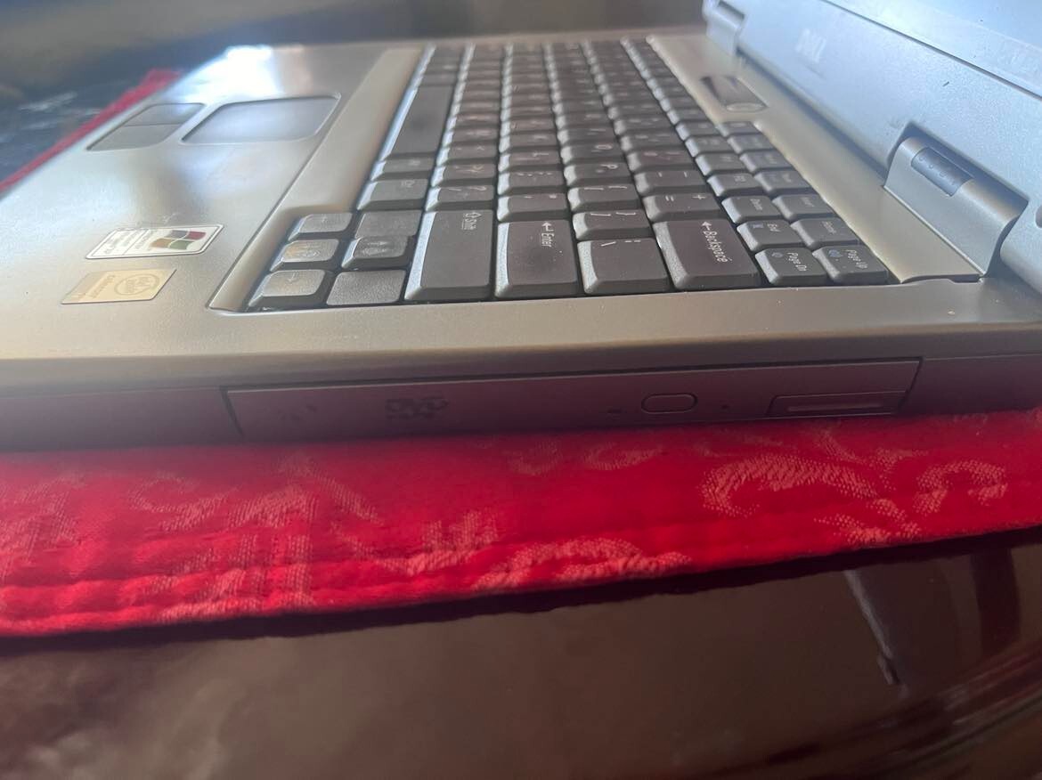 Vintage Dell Laptop Duo Windows 2000 512MB 40GB RS232 PARALLEL & Serial Com Port