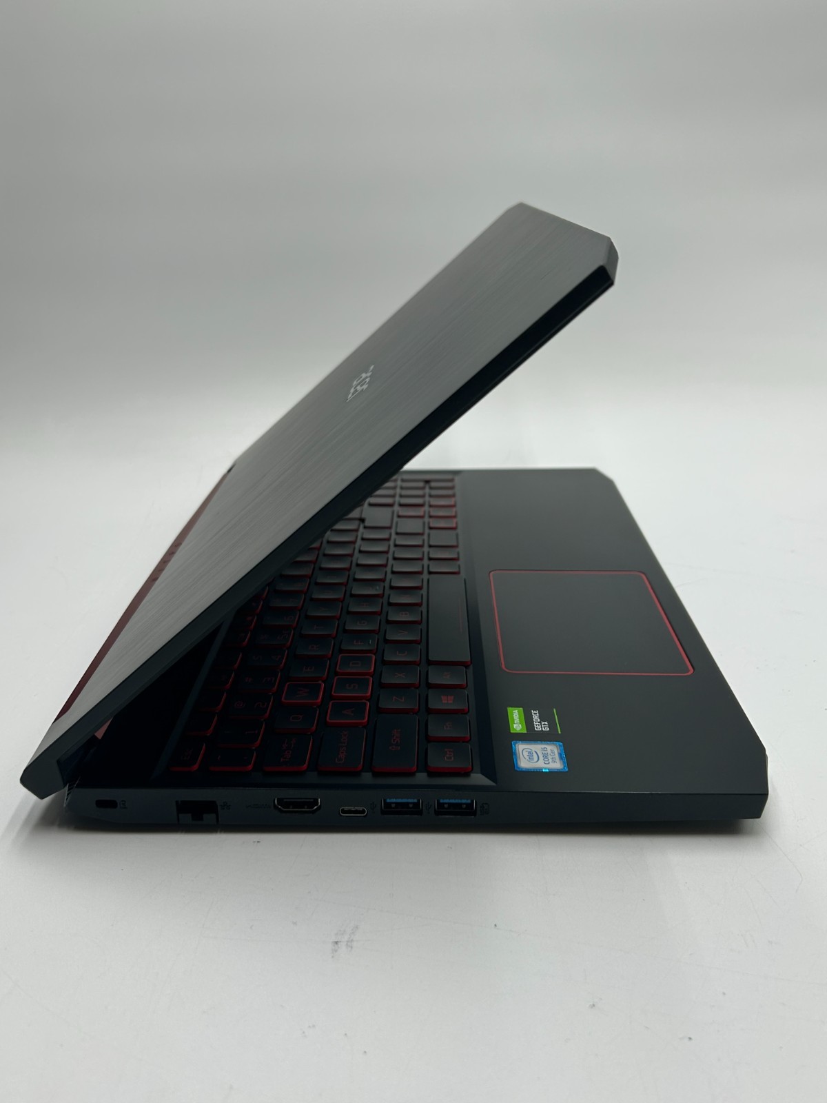 Acer Nitro N18C3 | I5-9300H @ 2.40GHz | 8GB RAM | 512GB HDD – WIN 11 PRO