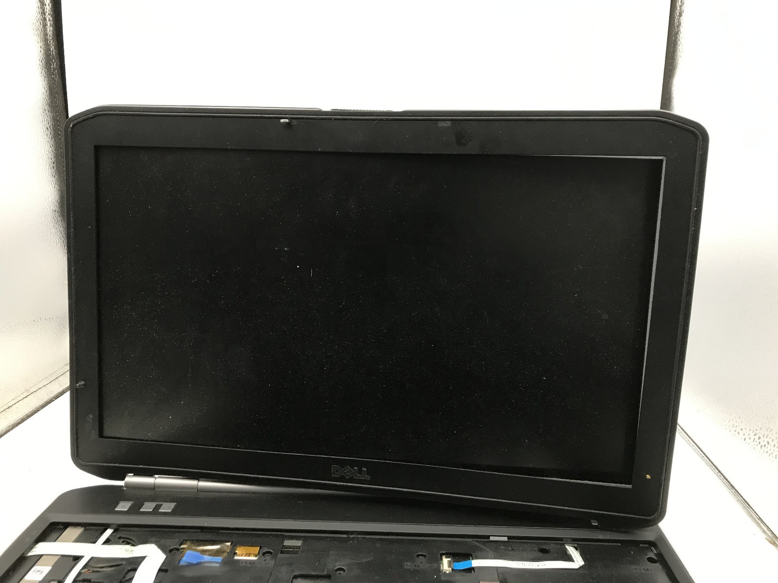 DELL LATITUDE E5520 – FOR PARTS/REPAIR – INTEL I5 2520M – NO RAM – READ DESC -BB
