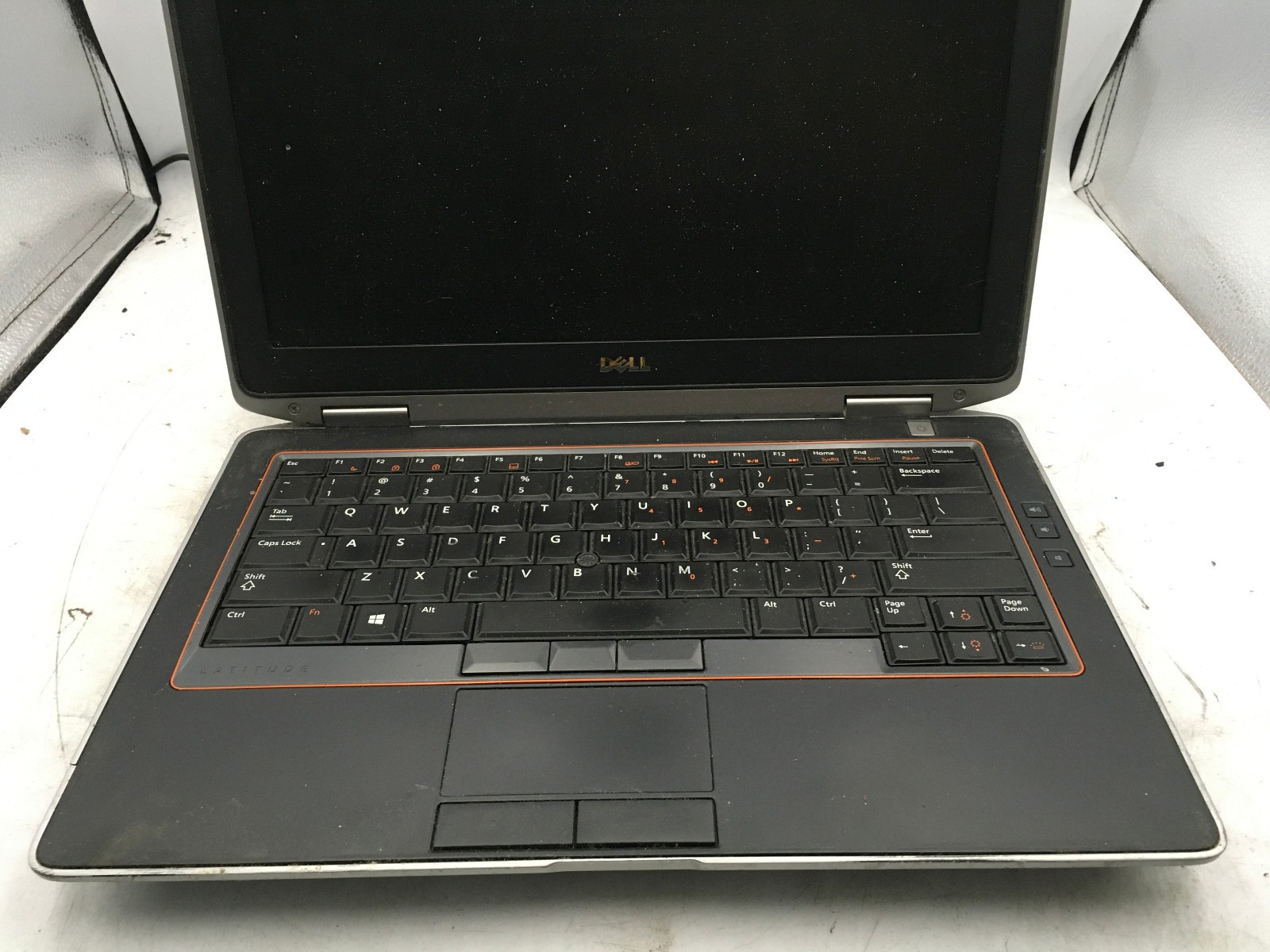 DELL LATITUDE E6320 – FOR PARTS / NO POWER – INTEL I5 – NO RAM -READ DESC – BB