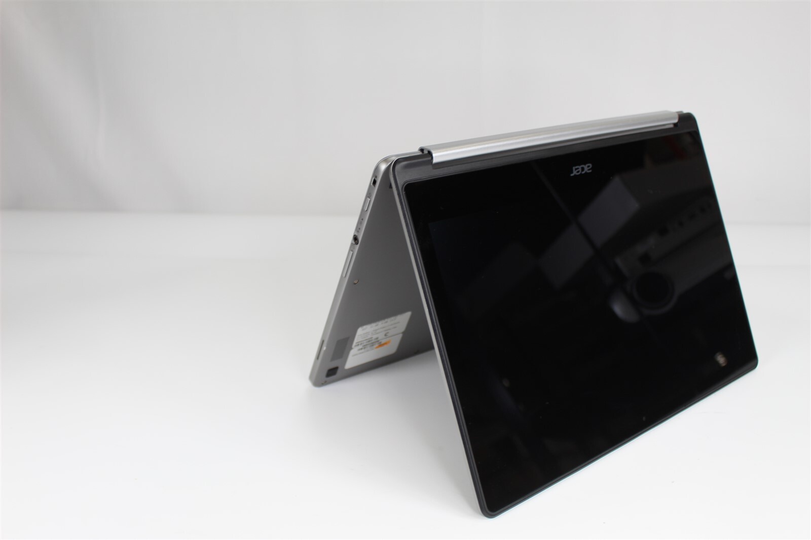Acer R13 2-in-1 Chromebook 13″ Touch 4-Core 4GB RAM 32GB eMMC CB5-312T-K6TF
