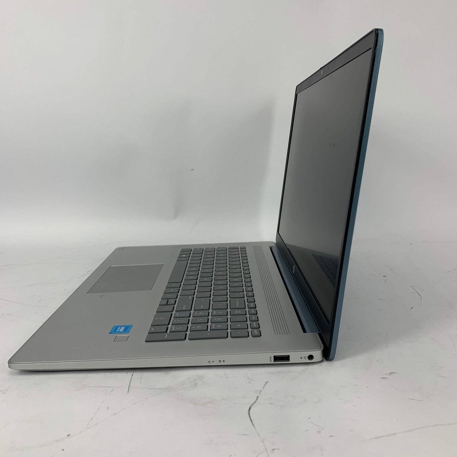 HP Laptop CN0512NR 17.3″ Celeron N4500 1.1GHz 4GB RAM 256GB SSD