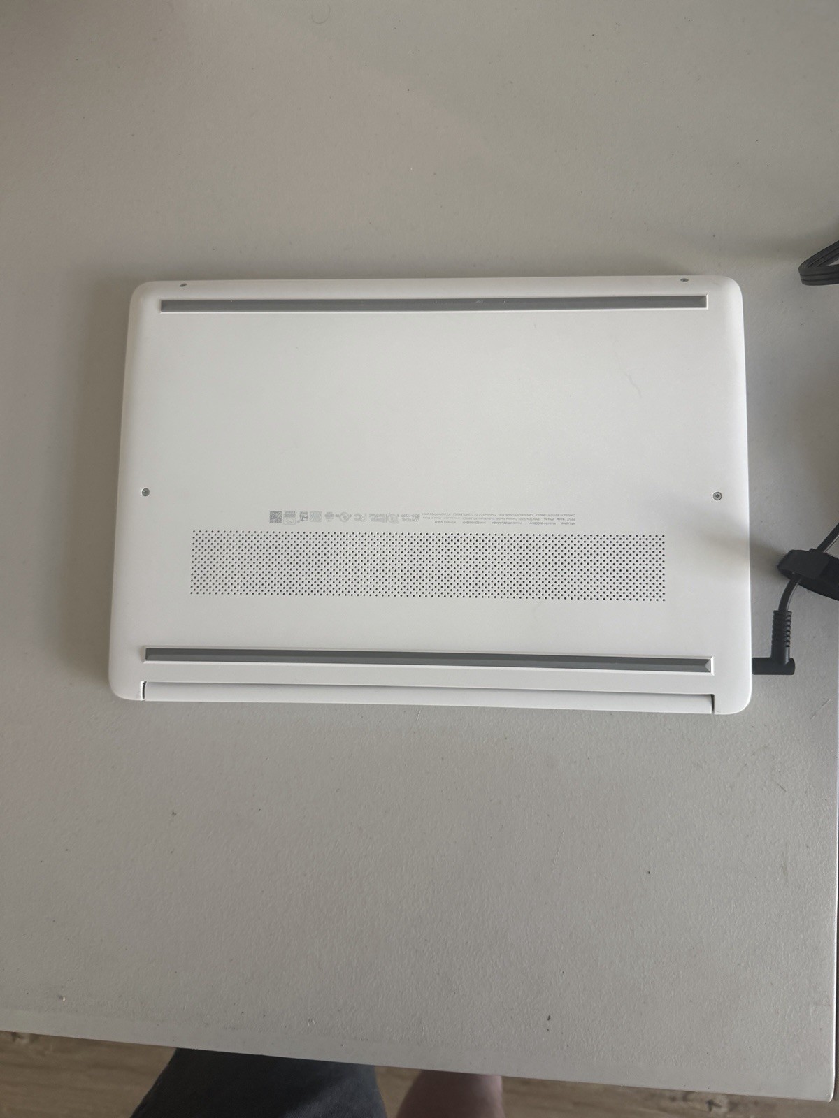HP 14″ Laptop N4020 4GB 64GB Touchscreen Win 11 H 14-dq0080nr Snowflake White