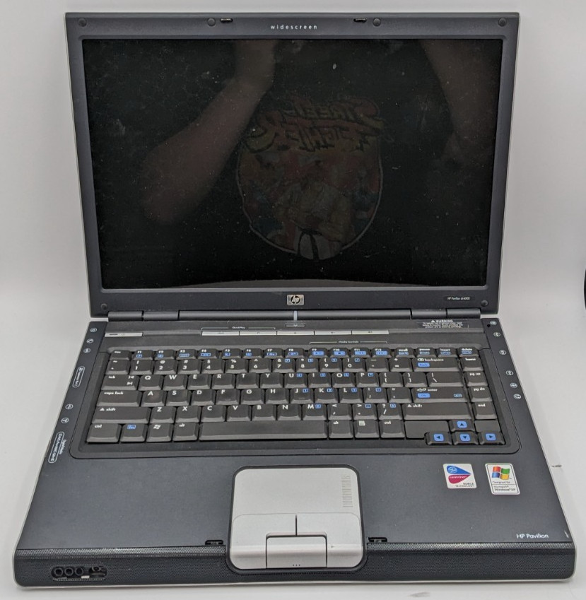 HP Pavilion dv4000 DV4030US Laptop Intel Pentium M for parts no ram