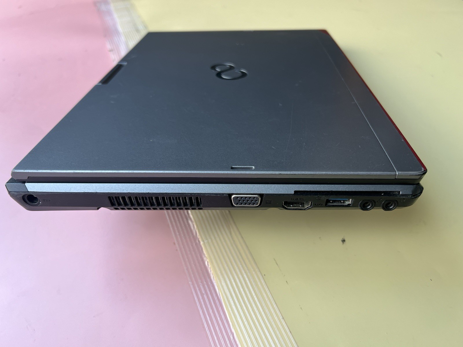 FUJITSU LIFEBOOK T725 (2 IN 1) Core i5-5300U 8GB 128GB SSD HDMI TOUCH BLUETOOOTH