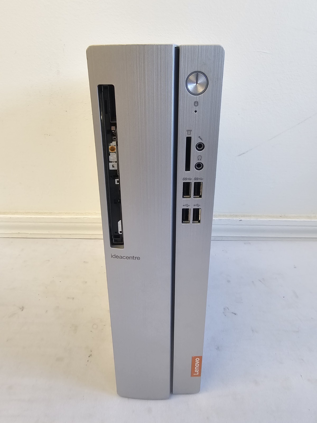 Lenovo IdeaCentre 90G9 Desktop – AMD A9-9425 – 8GB RAM – 500GB SSD – Win 10 READ