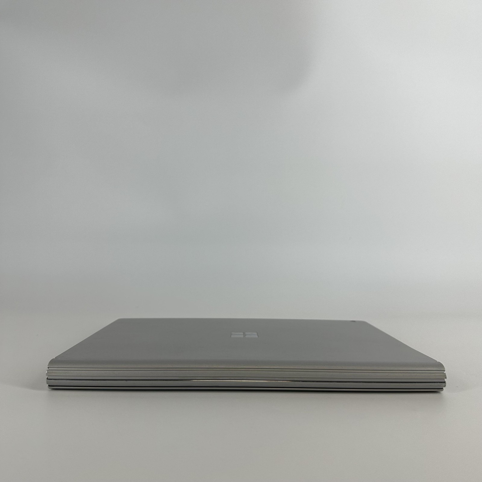 Microsoft Surface Book 1 13.5 QHD+ TOUCH i7-6600U 2.6GHz 16GB 1TB SSD NVIDIA GPU