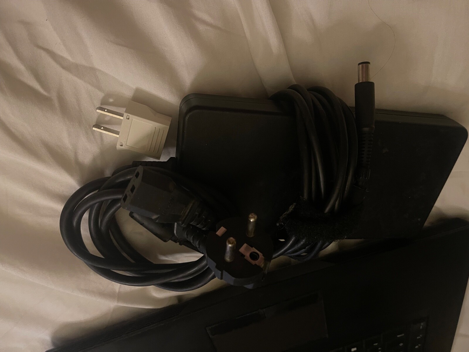 alienware gaming laptop r2 15.6″ 32GB RAM 1TB SSD WITH GTX 965M 2020