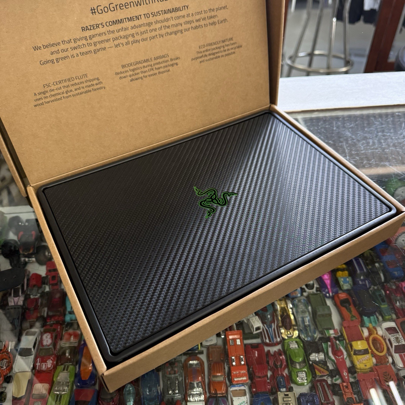 Razer Blade 14 1TB AMD Ryzen 9 5900HX Radeon Graphics 16GB Ram RZ09-0370 Laptop