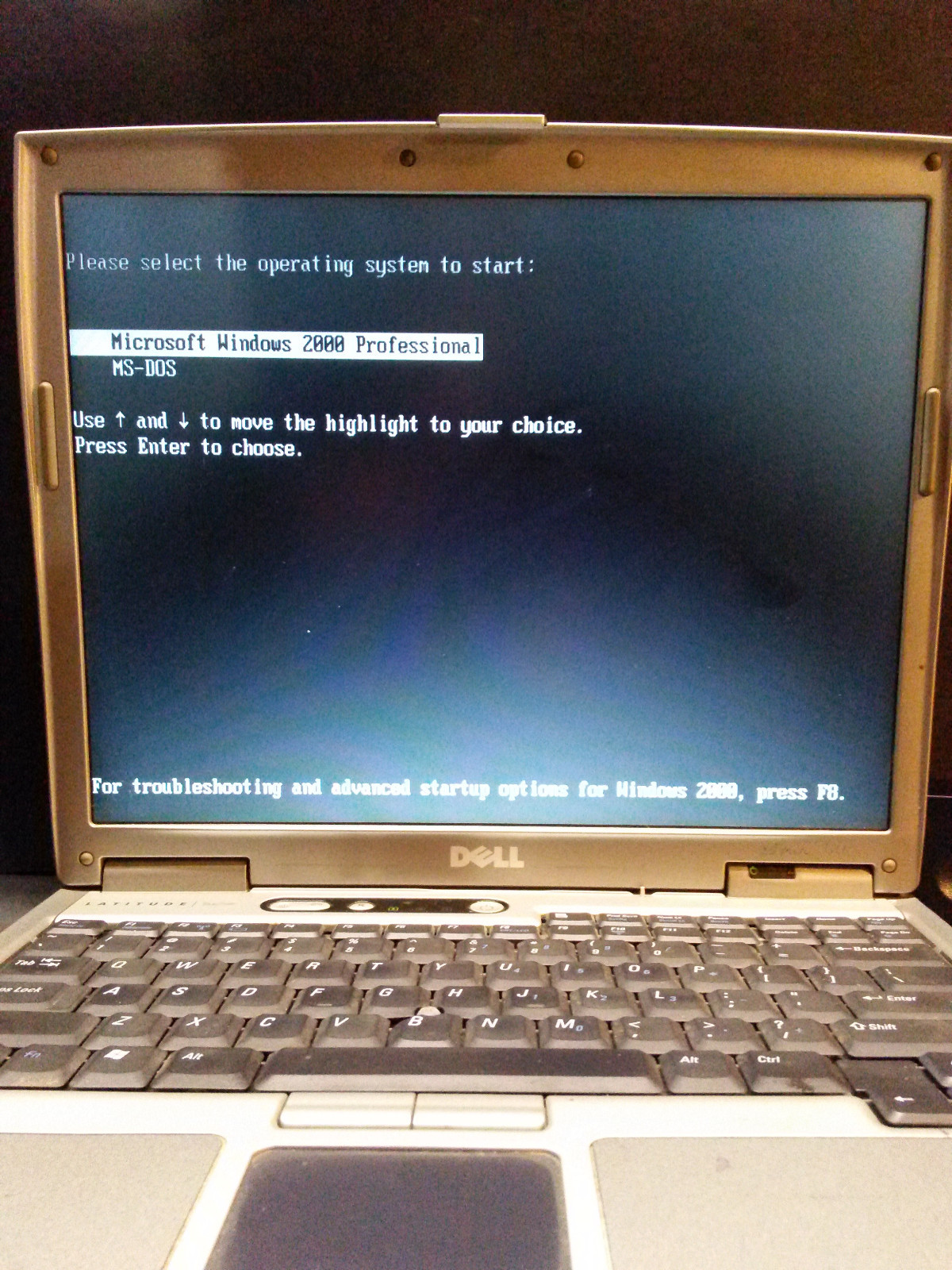 Dell Latitude 1200mhz Windows 98/2000/Dos 6.22 Legacy laptop computer.