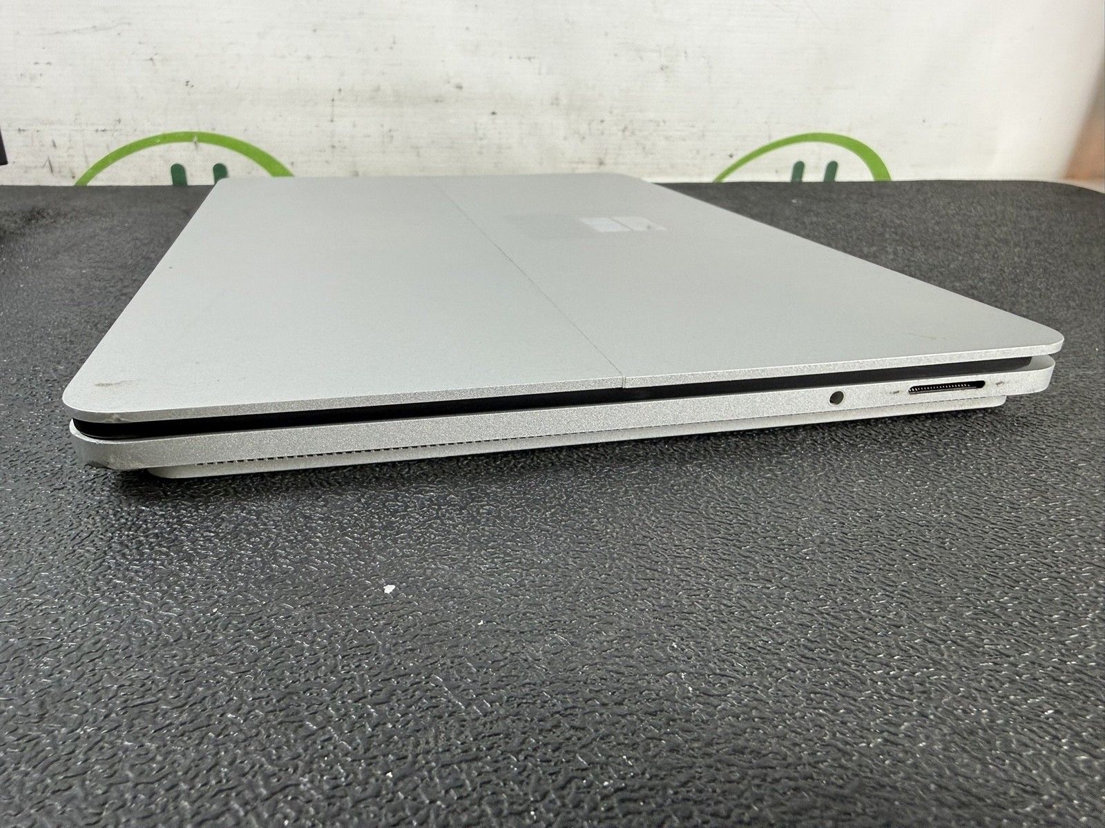 Microsoft Surface Laptop Studio i5-11300H 3.1GHz 16GB DDR4 256GB M.2 – READ