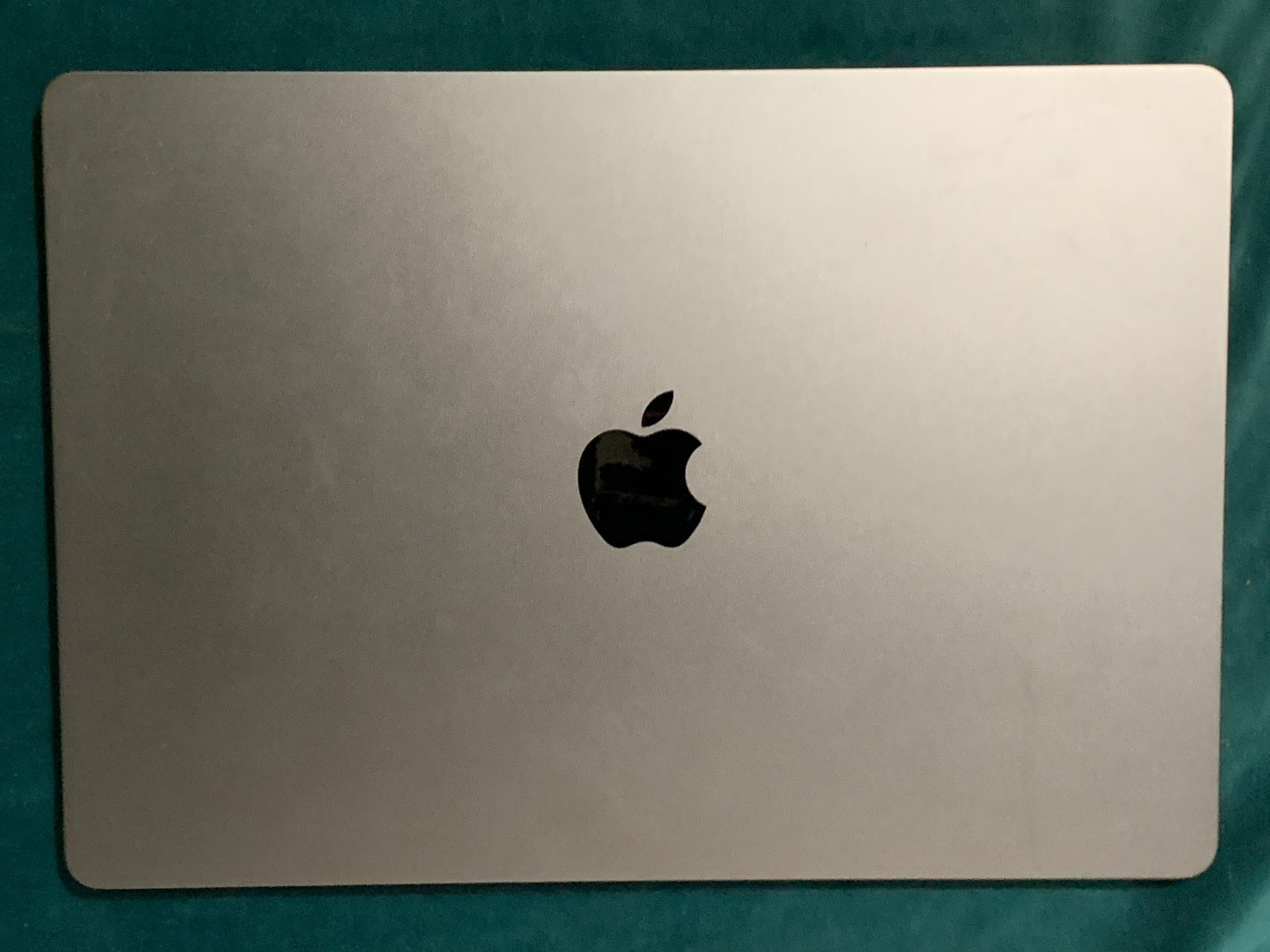 APPLE MACBOOK AIR LAPTOP A2941 15″ M2 CHIP 2023 8GB ram 256GB