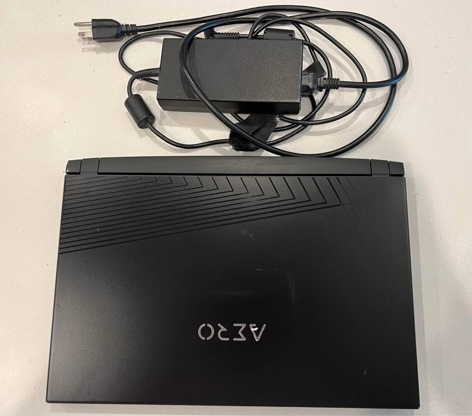 USED – Good Condition Gigabyte AERO 15 KC 15.6″UHD 4K i7-10870H 16GB 512GB