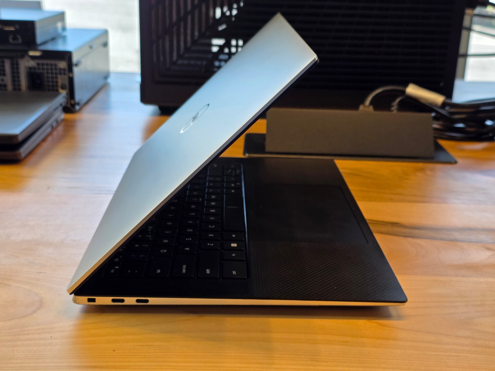 15″ Dell XPS 9520 – i7-12700H, 16GB, 1TB NVMe M.2 SSD | NVIDIA GeForce RTX 3050
