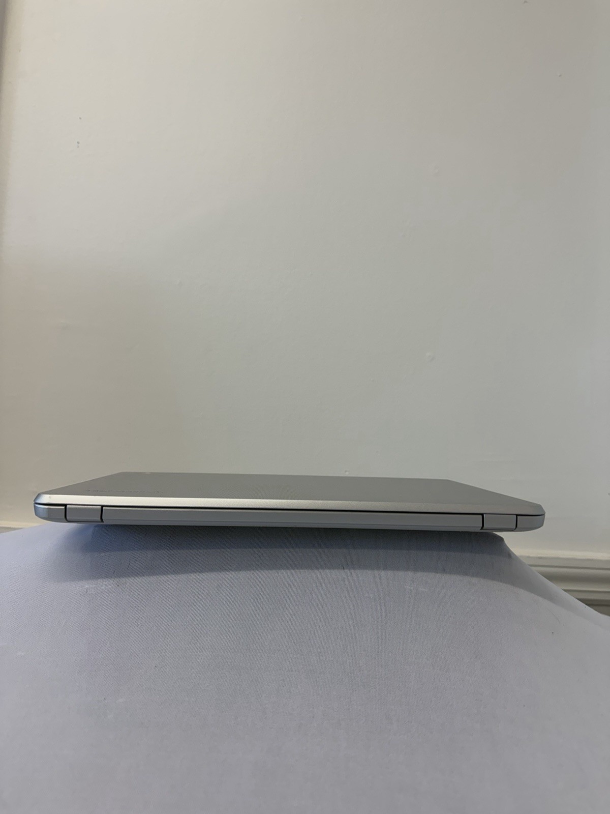 Toshiba CB35-B3330 Laptop – Good Screen – Intel Celeron N2840 – Read Des