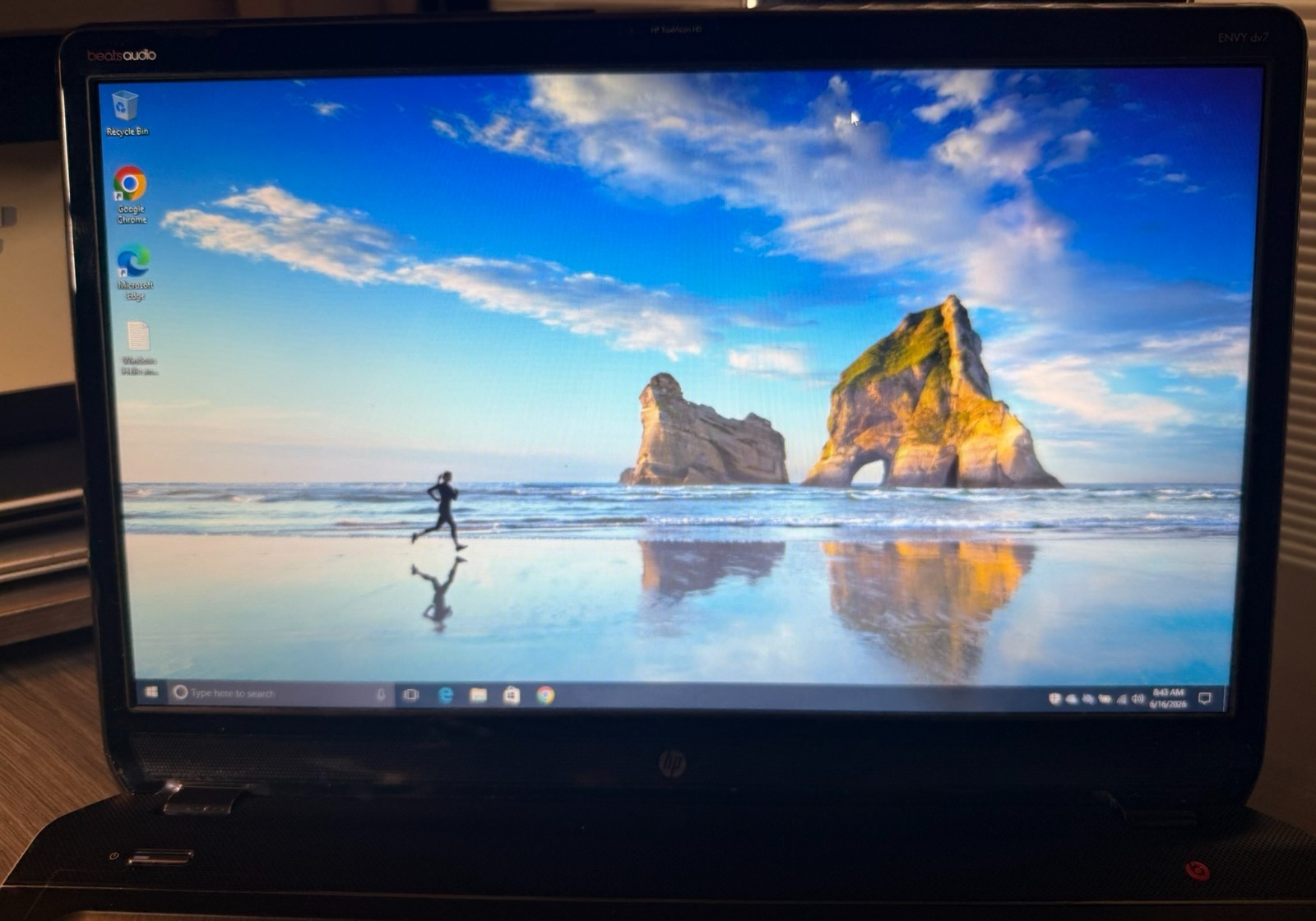 HP Envy DV7-AMD A8-4500M with Radeon HD Graphics (1.90Ghz) 6GB Mem 500g HD Win10